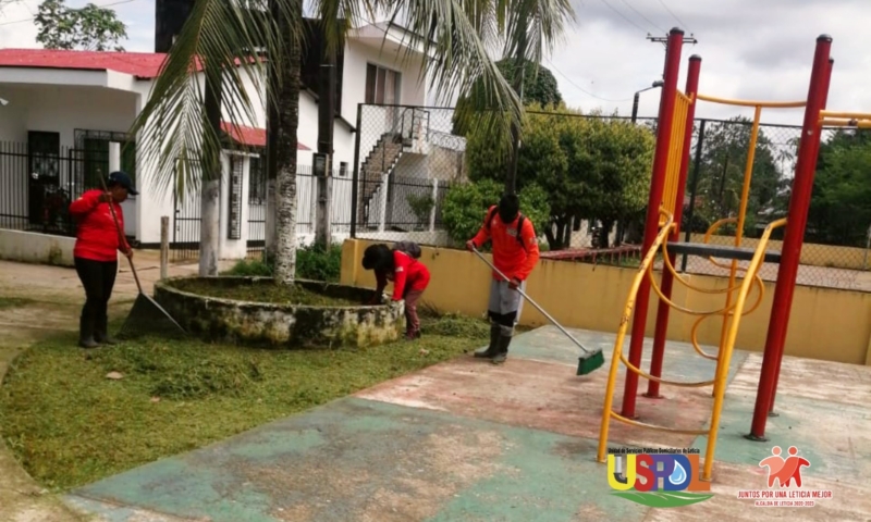 LIMPIEZA Y PODA PARQUE IANE